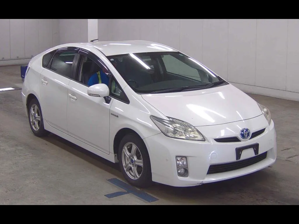 TOYOTA PRIUS 5D S