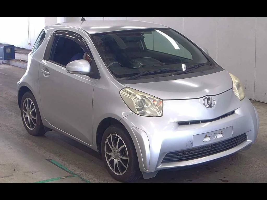 TOYOTA IQ 100X