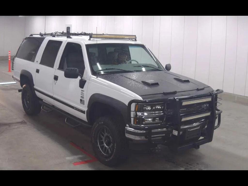 CHEVROLET SUBURBAN 4WD LT