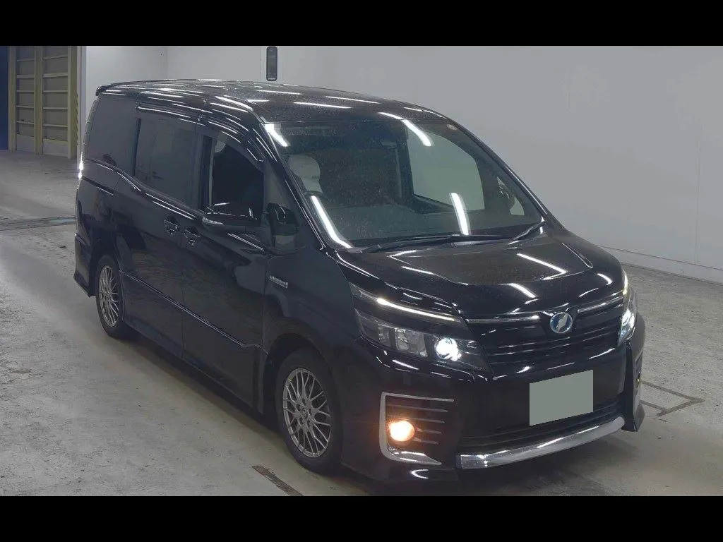 TOYOTA VOXY HYBRID ZS