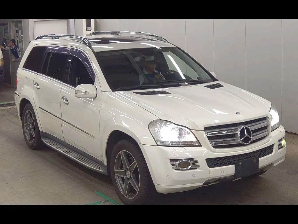 MERCEDES BENZ GL-CLASS 4WD GL550 4MATIC