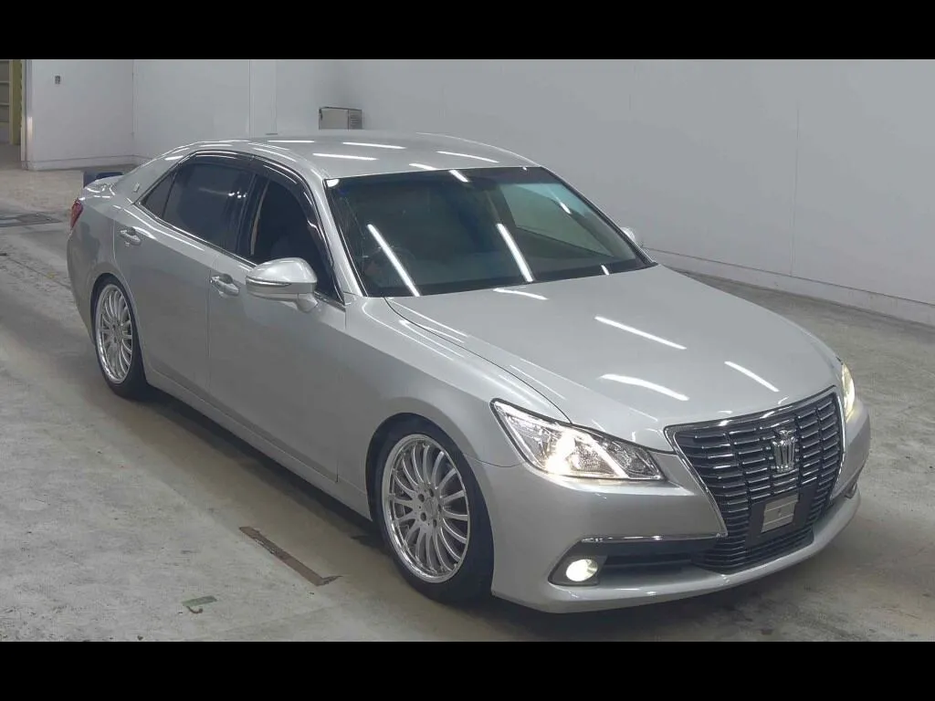 TOYOTA CROWN 4D ROYAL SALOON