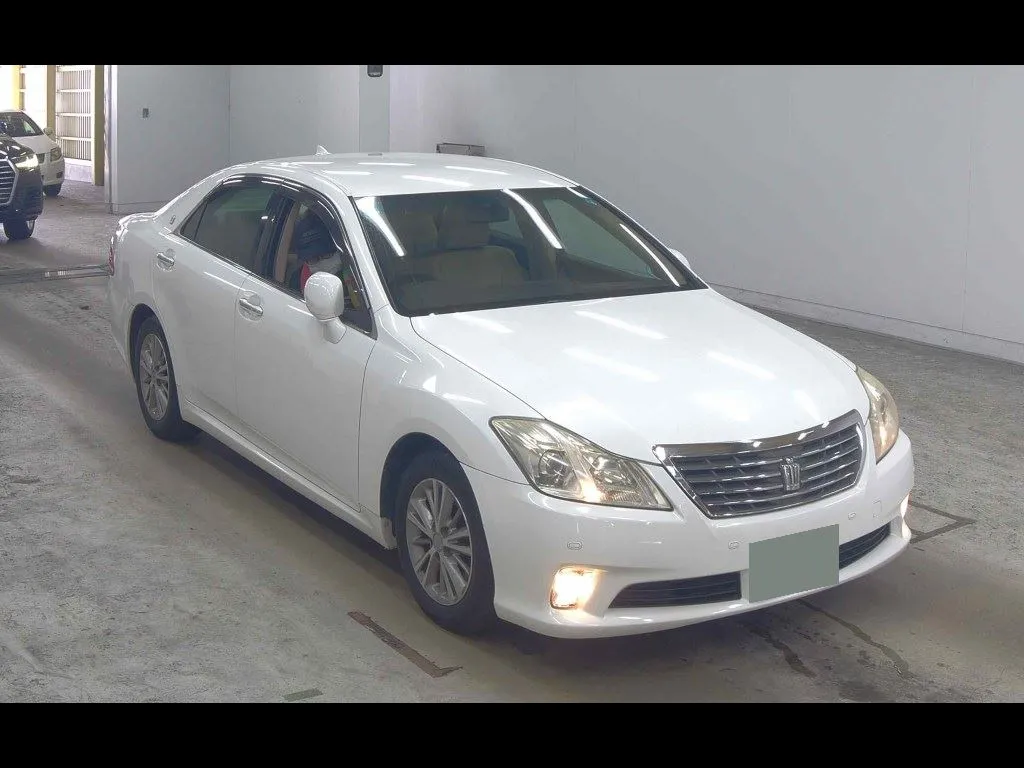 TOYOTA CROWN 4D ROYAL SALOON