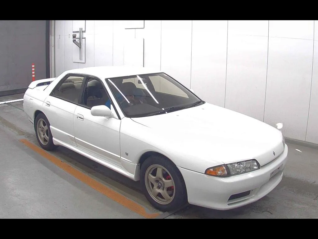 NISSAN SKYLINE 4D GTS-T