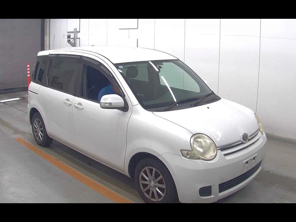 TOYOTA SIENTA X LIMITED