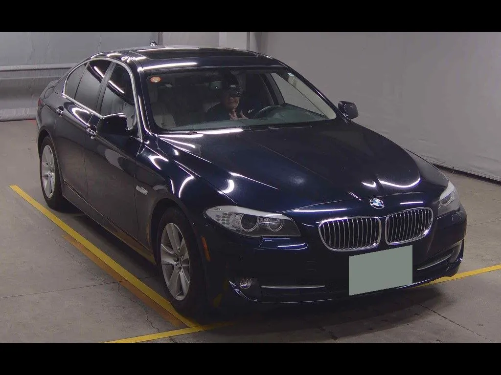 BMW 5 SERIES 4D 528I