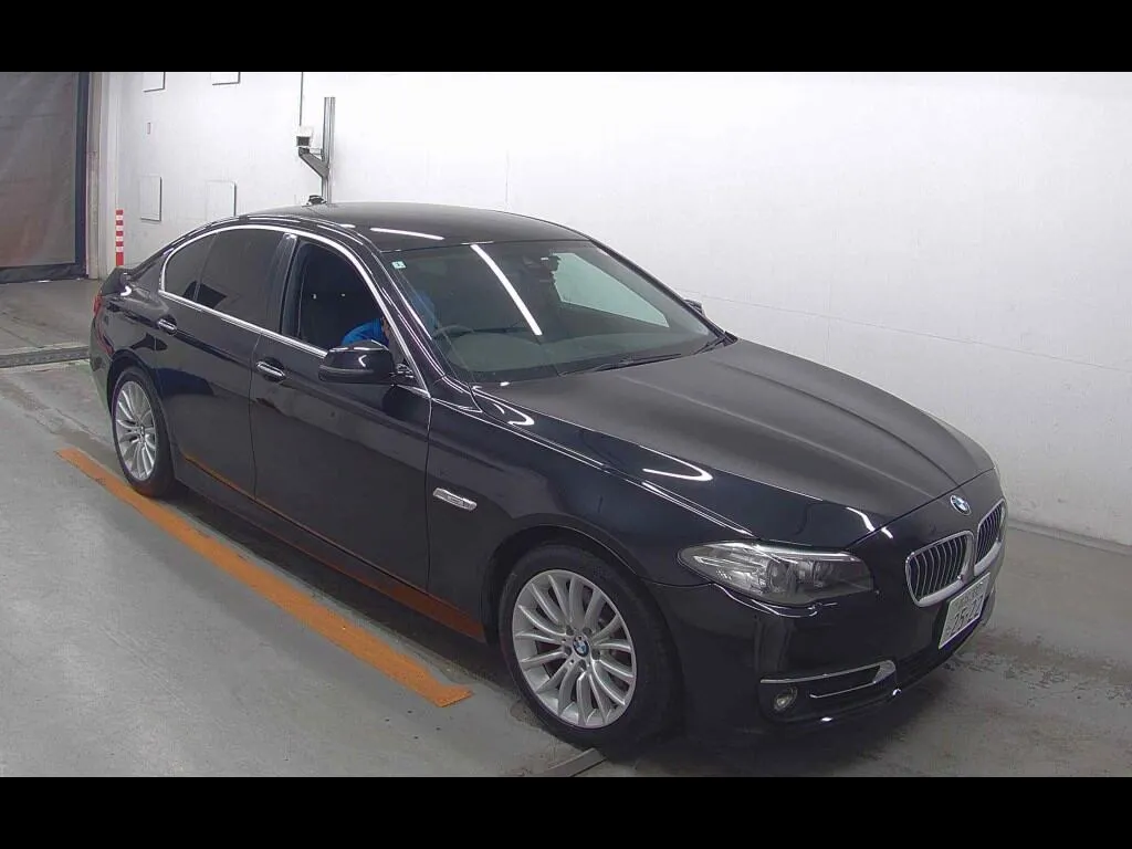 BMW 5 SERIES 4D 523D LUXURY
