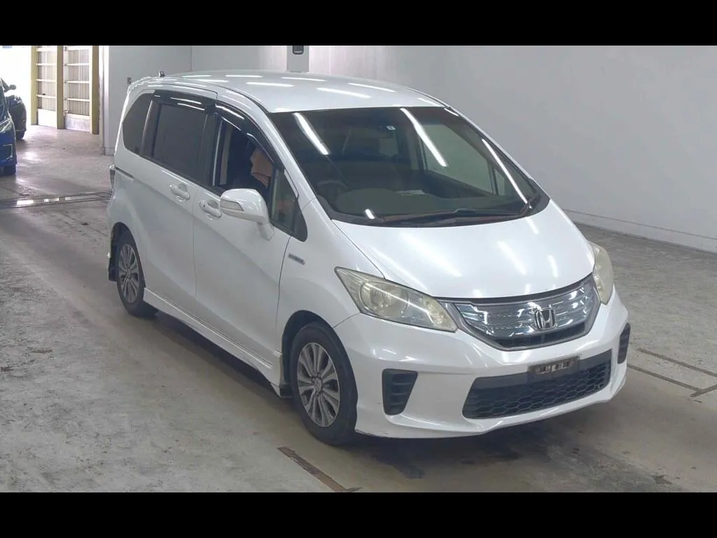 HONDA FREED HYBRID JUST SELECTION