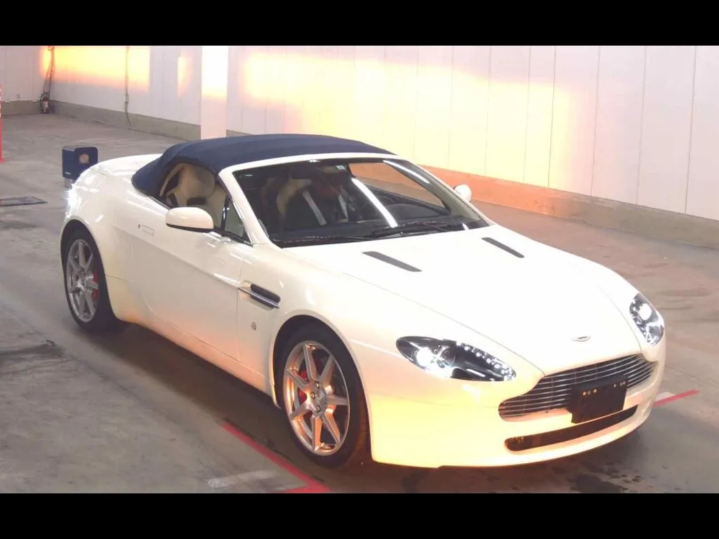 ASTON MARTIN V8 VANTAGE OP ROADSTER