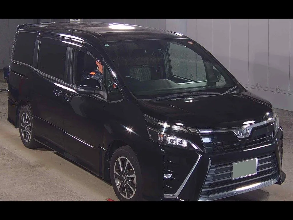 TOYOTA VOXY ZS