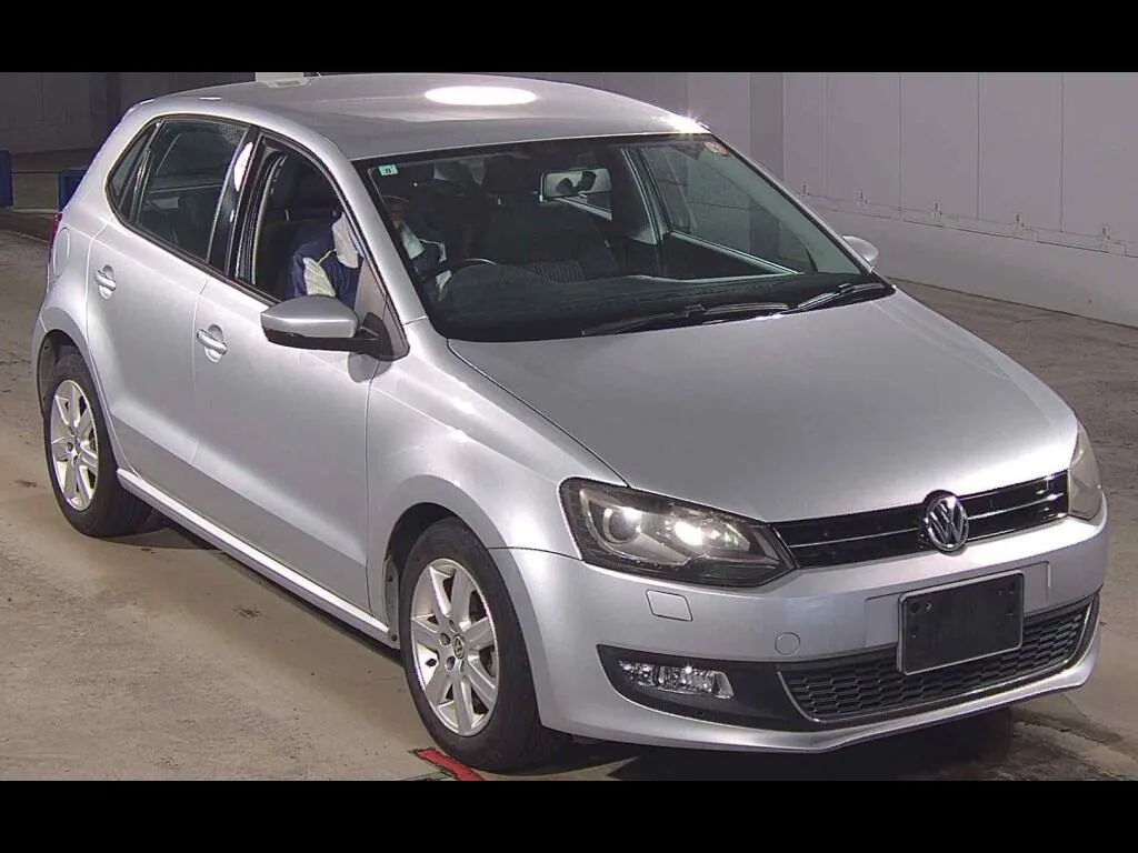 VOLKSWAGEN POLO 5D TSI HIGH LINE