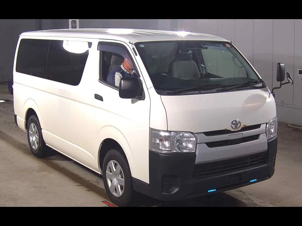 TOYOTA REGIUS ACE VAN 4D 4WD DX