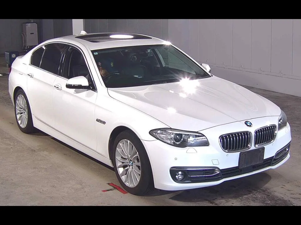 BMW 5 SERIES 4D 523I LUXURY