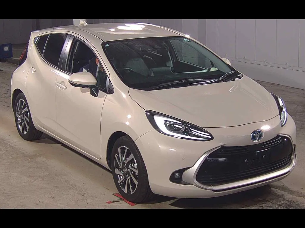 TOYOTA AQUA Z