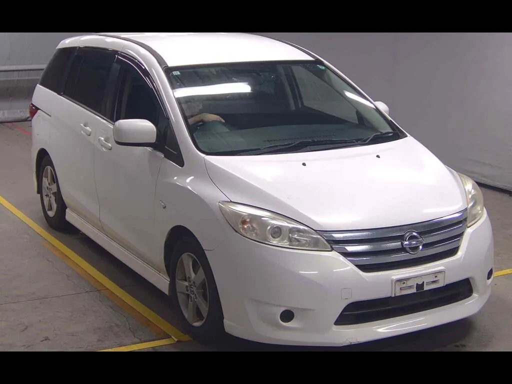 NISSAN LAFESTA HIGHWAY STAR