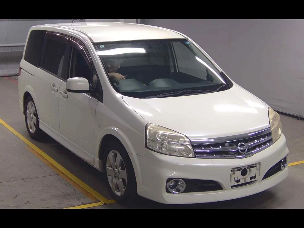 NISSAN LAFESTA HIGHWAY STAR