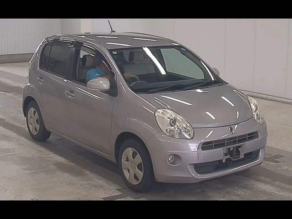 TOYOTA PASSO 4WD +HANA