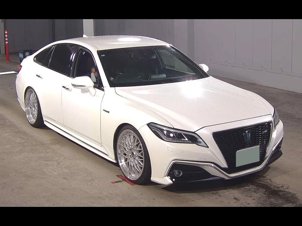 TOYOTA CROWN HYBRID RS