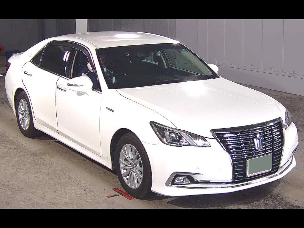 TOYOTA CROWN HYBRID ROYAL SALOON