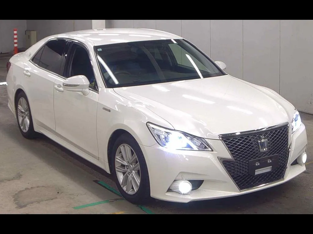 TOYOTA CROWN HYBRID ATHLETE