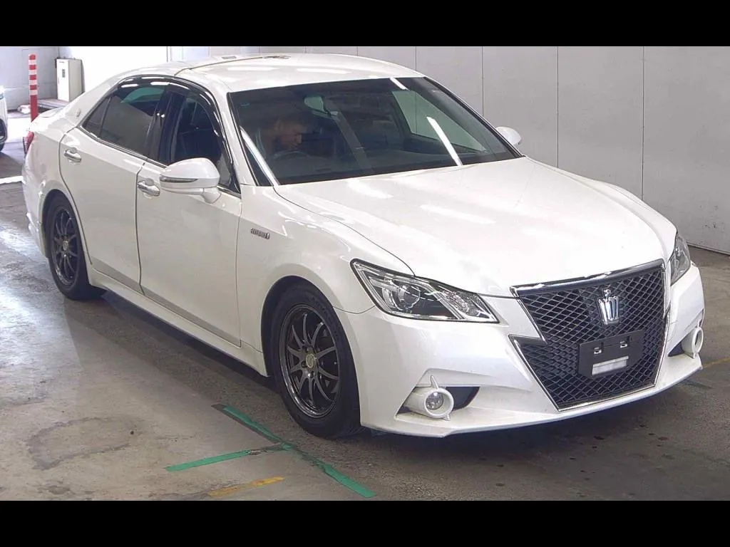 TOYOTA CROWN HYBRID ATHLETE S