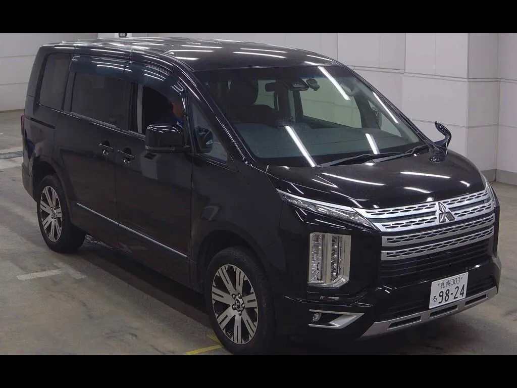 MITSUBISHI DELICA D:5 4WD G POWER PACKAGE
