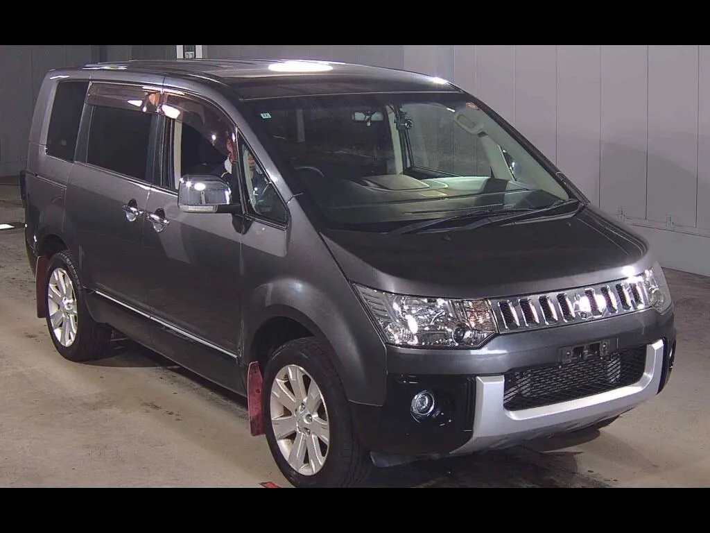 MITSUBISHI DELICA D:5 4WD D PREMIUM