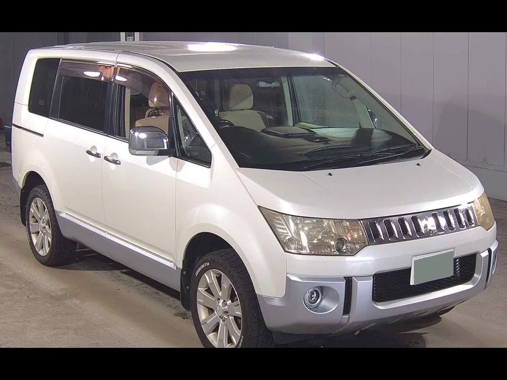 MITSUBISHI DELICA D:5 4WD CHAMONIX