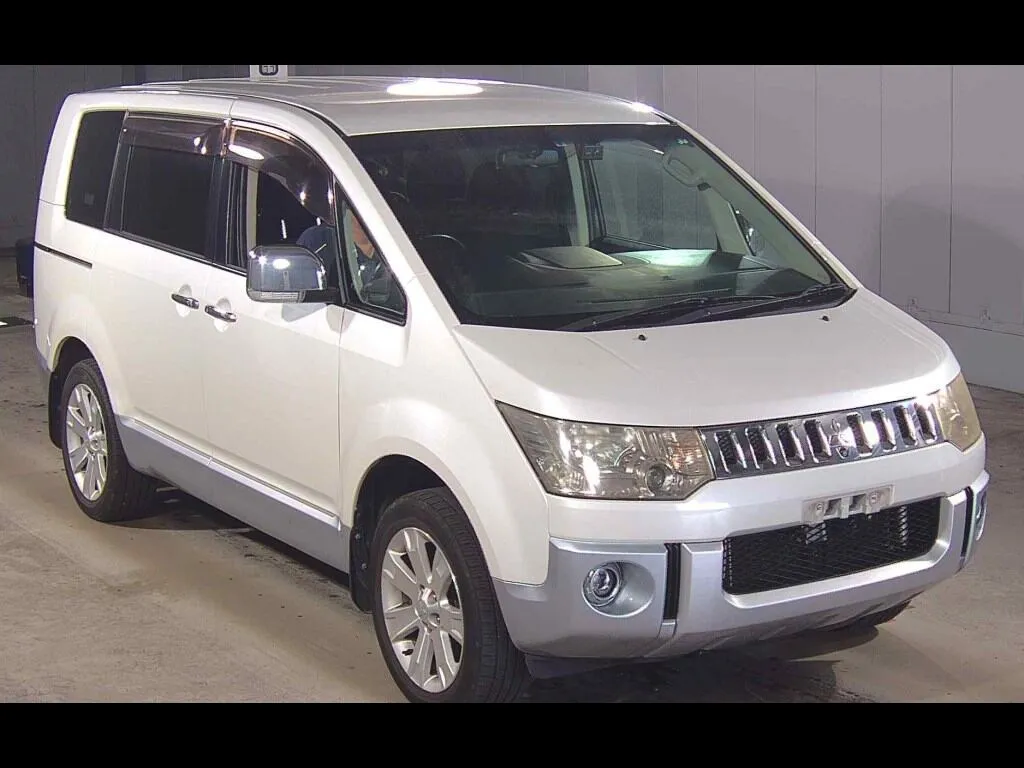 MITSUBISHI DELICA D:5 4WD G PREMIUM