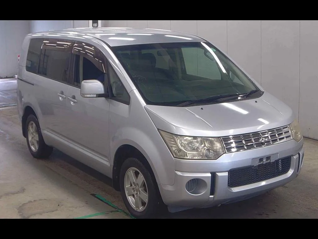 MITSUBISHI DELICA D:5 C2 G NAVI PACKAGE