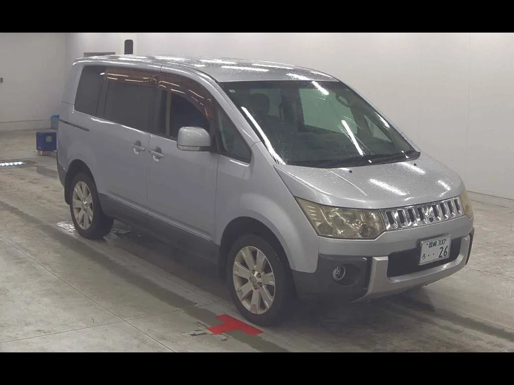 MITSUBISHI DELICA D:5 4WD G NAVI PACKAGE