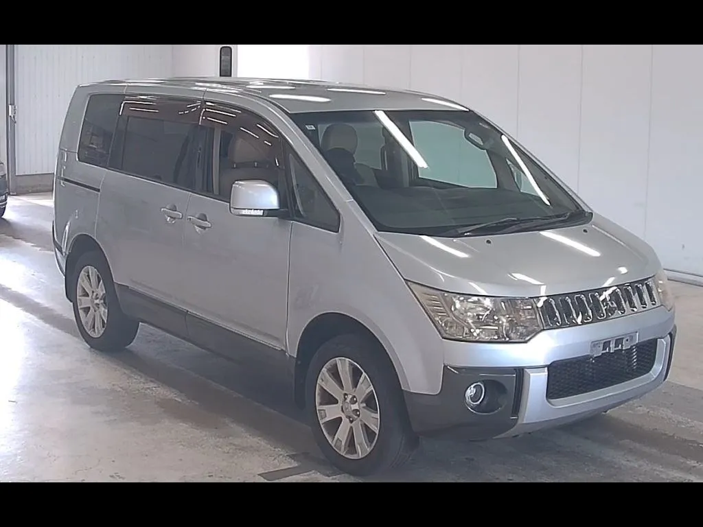 MITSUBISHI DELICA D:5 4WD G PREMIUM
