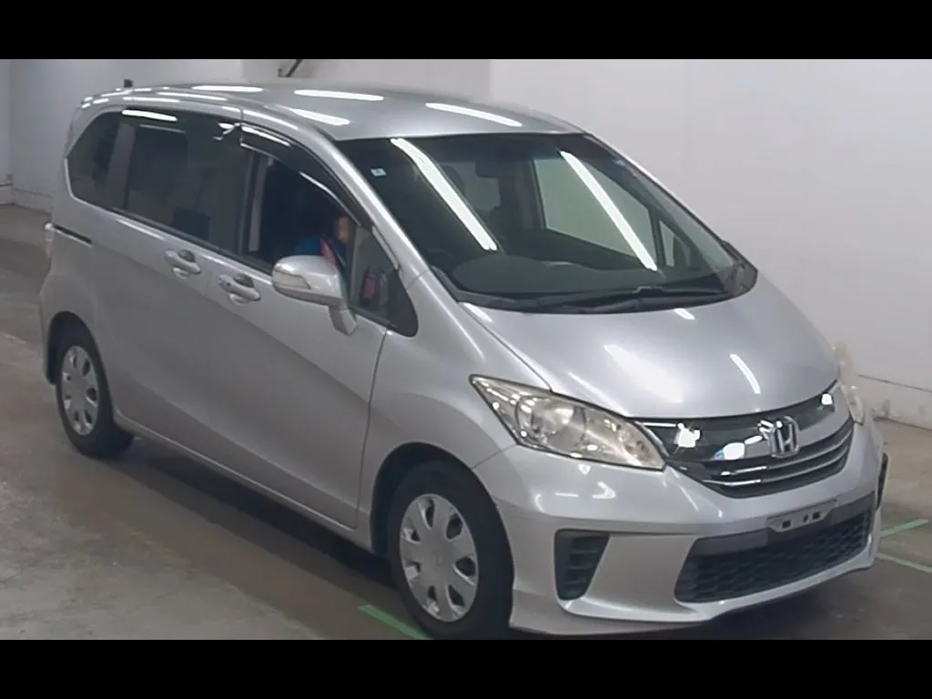 HONDA FREED G PREMIUM EDITION