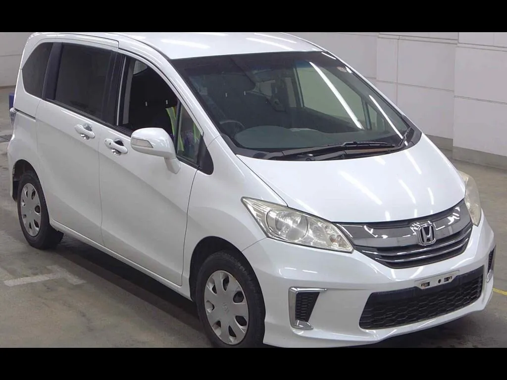 HONDA FREED 4WD G JUST SELECTION