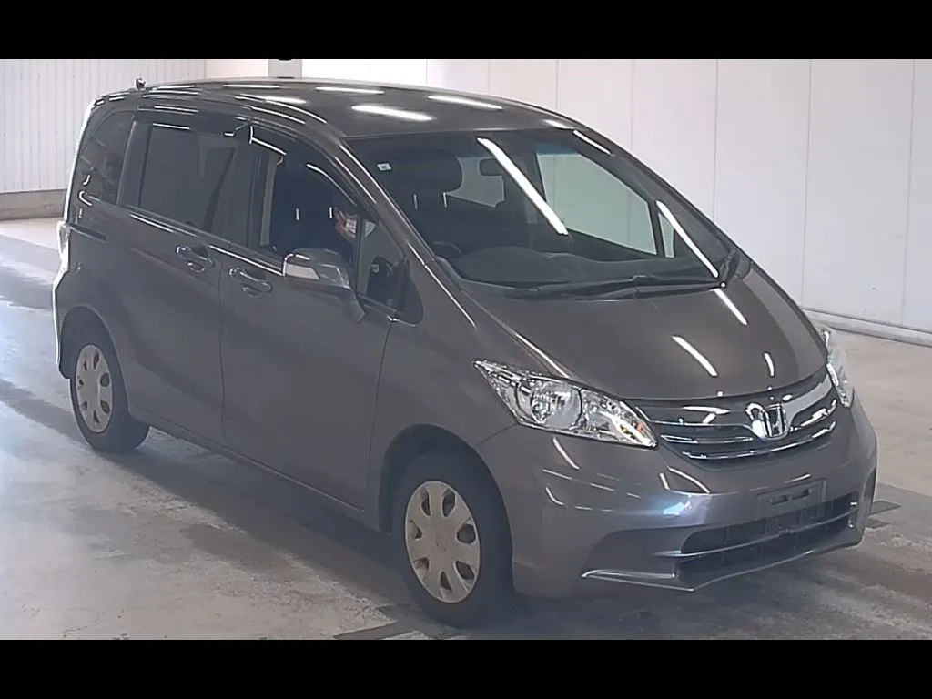 HONDA FREED 4WD G JUST SELECTION