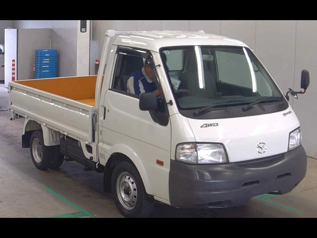 MAZDA BONGO TRUCK 4WD DX