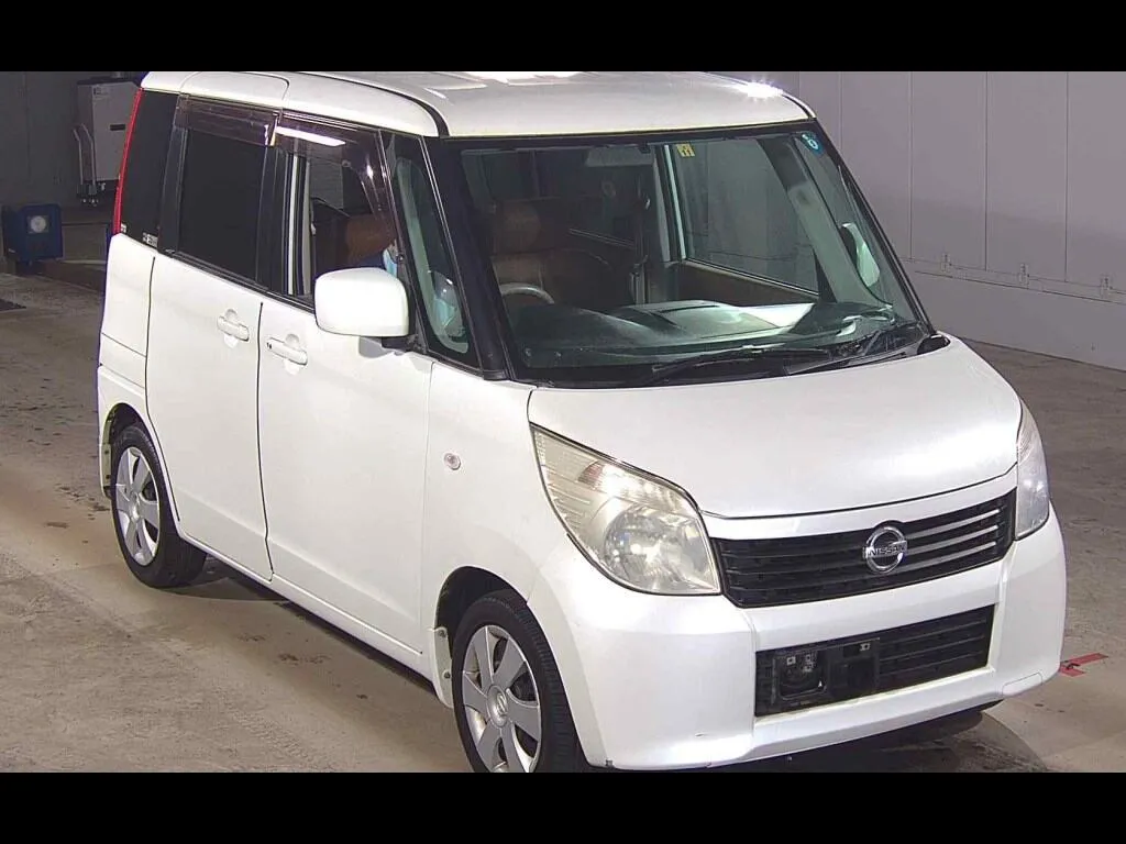 NISSAN ROOX G