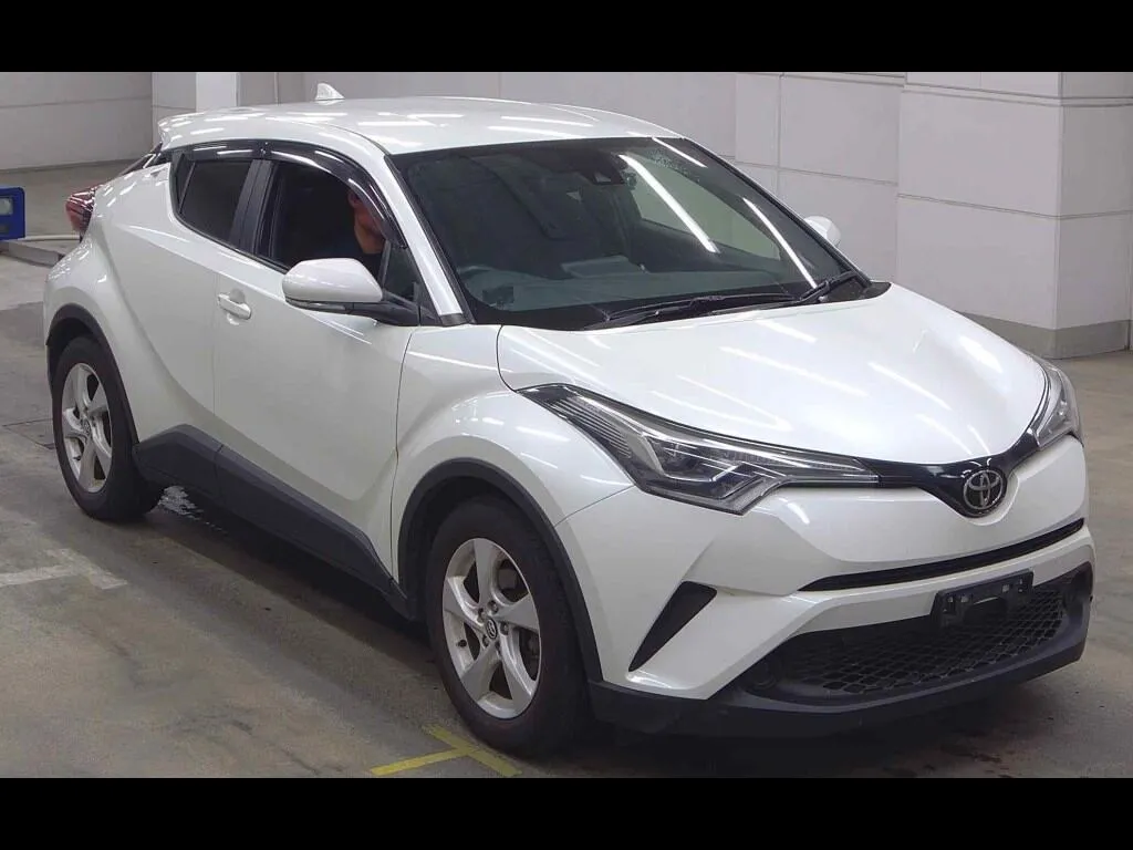TOYOTA C-HR 4WD S-T LED PACKAGE