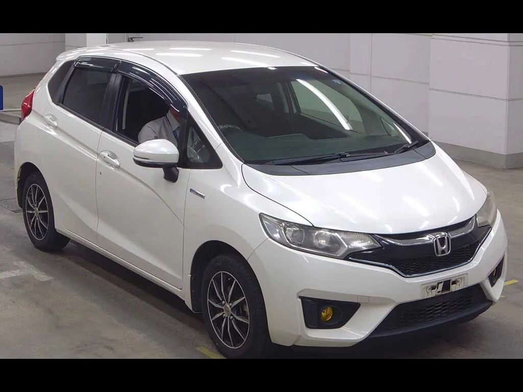 HONDA FIT HYBRID 4WD F PACKAGE