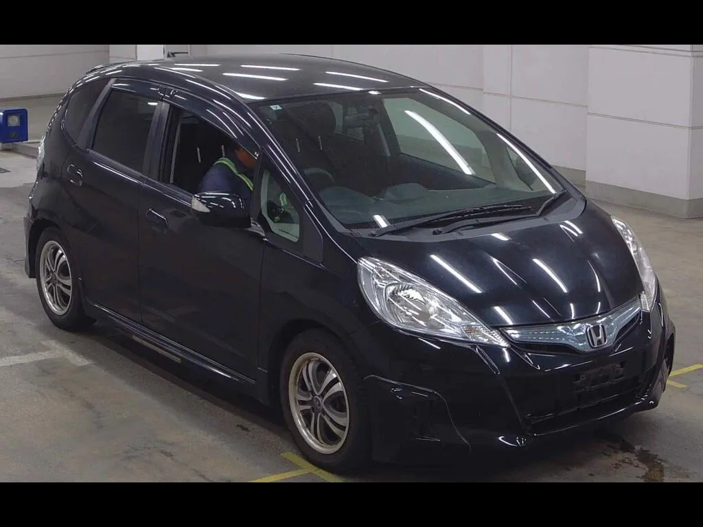 HONDA FIT HYBRID BASE GRADE