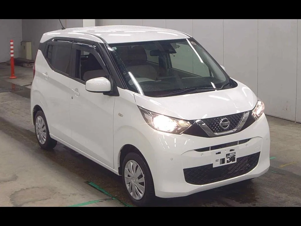NISSAN DAYZ 4WD B