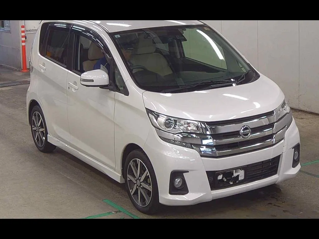 NISSAN DAYZ HIGHWAY STAR X PREMIUM SELECTION