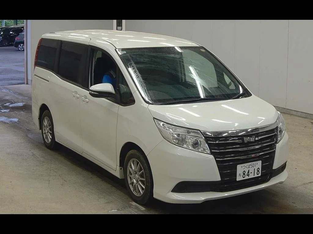 TOYOTA NOAH X