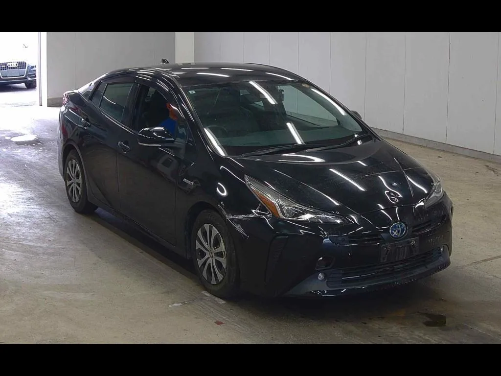 TOYOTA PRIUS 5D A