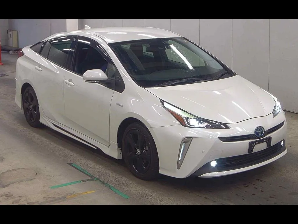TOYOTA PRIUS 5D S TOURING SELECTION