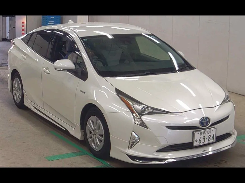 TOYOTA PRIUS 5D S