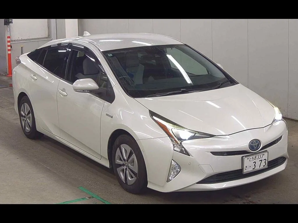 TOYOTA PRIUS 5D A