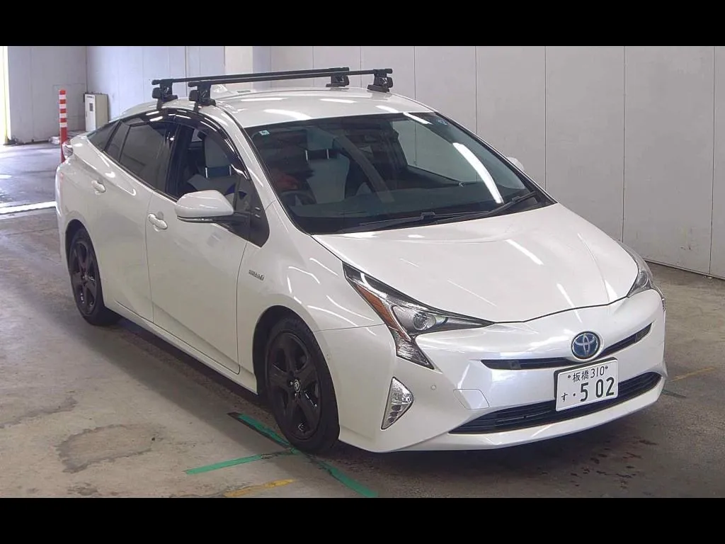 TOYOTA PRIUS 5D A TOURING SELECTION