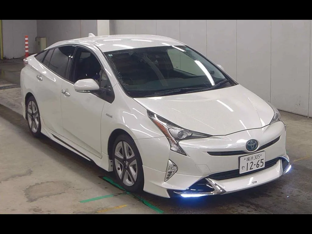 TOYOTA PRIUS 5D S TOURING SELECTION