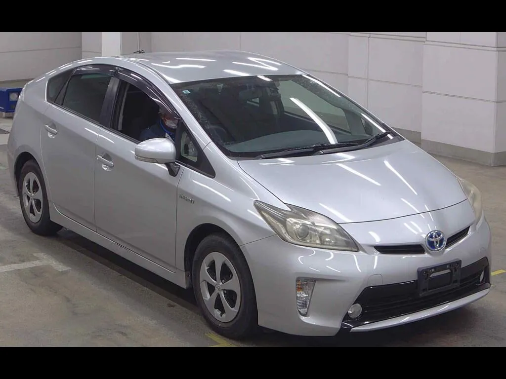TOYOTA PRIUS 5D S